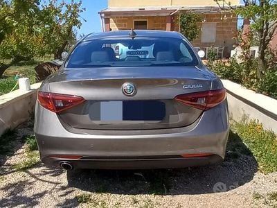 Usata Alfa Romeo Giulia Executive 160 CV (117 kW) 2019 Grigio Berlina