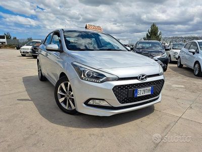 Usata Hyundai i20 Style 75 CV (55 kW) 2015 Grigio Berlina