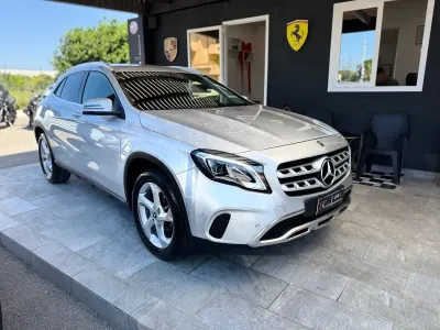 Usata Mercedes GLA200 136 CV (100 kW) 2018 Argento SUV