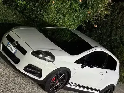 Usata Abarth Grande Punto 155 CV (114 kW) 2007 Bianco Utilitaria