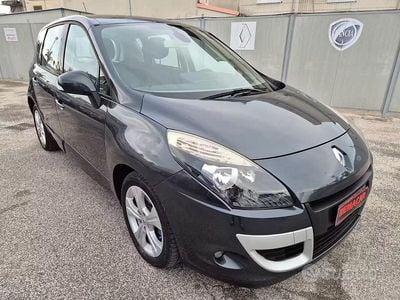 Usata Renault Scénic III Dynamique 130 CV (95 kW) 2010 Grigio Monovolume