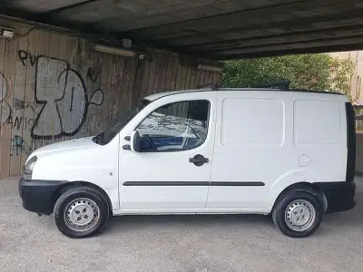 Usata Fiat Doblò 101 CV (74 kW) 2003 Bianco Monovolume