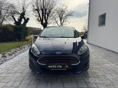 Usata Ford Fiesta 75 CV (55 kW) 2015 Blu Berlina