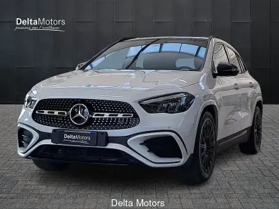 Usata Mercedes GLA200 AMG Line Premium 150 CV (110 kW) 2024 Bianco polare SUV
