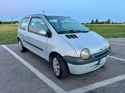 Usata Renault Twingo 58 CV (42 kW) 2006 Grigio Utilitaria