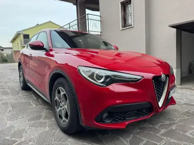 Usata Alfa Romeo Stelvio Business 160 CV (117 kW) 2022 Rosso SUV