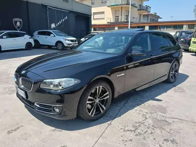 Usata BMW 520 Luxury Line 190 CV (139 kW) 2015 Nero met. Station wagon