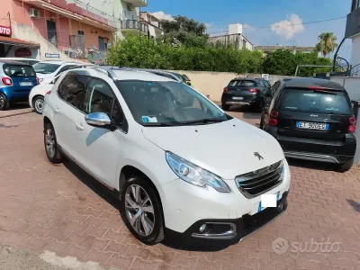 Usata Peugeot 2008 Allure 115 CV (84 kW) 2014 Bianco SUV