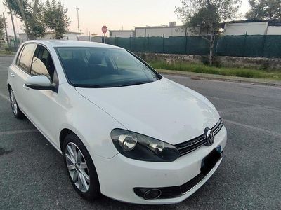 Usata VW Golf VI 102 CV (75 kW) 2011 Bianco Utilitaria