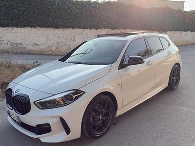 Usata BMW 118 150 CV (110 kW) 2020 Bianco Utilitaria