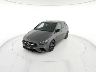 Usata Mercedes B180 Premium 116 CV (85 kW) 2021 Grigio Monovolume