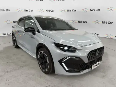 Usata Renault Clio Techno 158 CV (116 kW) 2025 Grigio Utilitaria