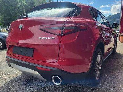 Usata Alfa Romeo Stelvio Business 209 CV (153 kW) 2017 Rosso SUV