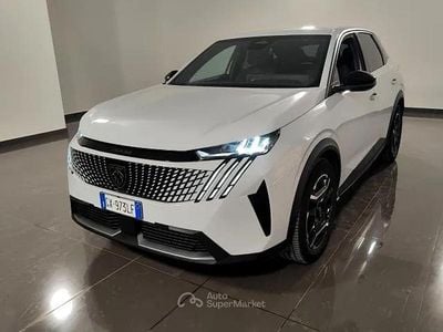Usata Peugeot e-3008 Allure 103 kW (141 CV) 2025 Bianco SUV