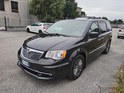 usata Lancia Voyager 2.8L Platinum 163CV 2012