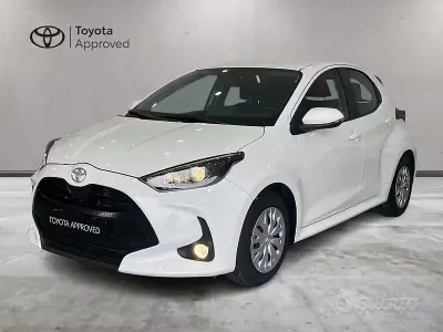Usata Toyota Yaris Active 72 CV (52 kW) 2022 Bianco Utilitaria