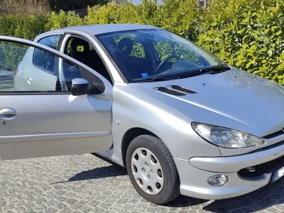 Begagnad Peugeot 206 75 HK (55 kW) 2008 Silver Sedan