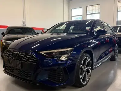 Usata Audi A3 S-Line 150 CV (110 kW) 2023 Blu navarra Berlina