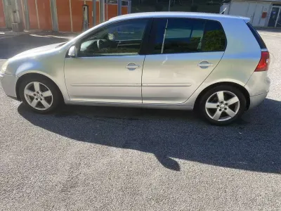 Usata VW Golf VI 105 CV (77 kW) 2008 Utilitaria