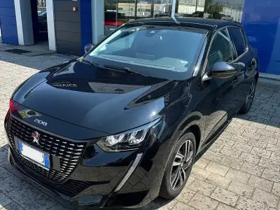Usata Peugeot 208 Allure 75 CV (55 kW) 2022 Nero Utilitaria