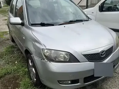 Usata Mazda 2 75 CV (55 kW) 2005 Grigio Utilitaria