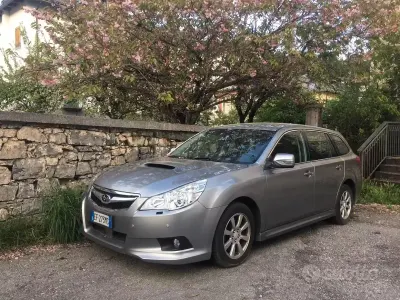Usata Subaru Legacy 150 CV (110 kW) 2010 Grigio Station wagon