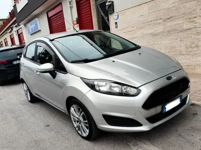 Usata Ford Fiesta ST-Line 75 CV (55 kW) 2017 Grigio Utilitaria