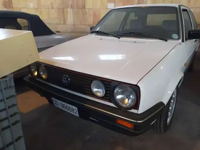 Begagnad VW Golf II 73 HK (53 kW) 1988 Vit Halvkombi