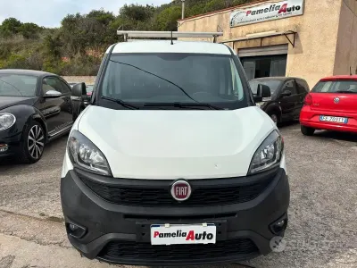 Usata Fiat Doblò 105 CV (77 kW) 2020 Bianco Monovolume