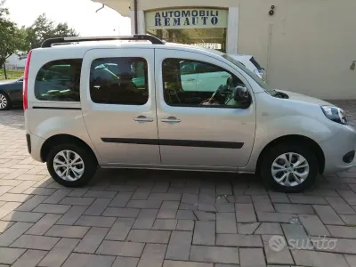 Usata Renault Kangoo LIMITED 90 CV (66 kW) 2015 Grigio Monovolume