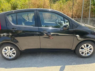Usata Opel Agila 94 CV (69 kW) 2011 Nero Utilitaria