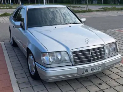 Usata Mercedes 200 Elegance 136 CV (100 kW) 1993 Argento Coupé