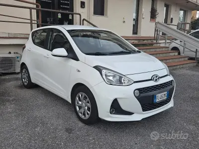 Begagnad Hyundai i10 Style 67 HK (49 kW) 2017 Vit Halvkombi