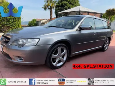 Usata Subaru Legacy 165 CV (121 kW) 2006 Argento Station wagon