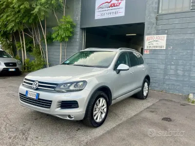 Usata VW Touareg 240 CV (176 kW) 2010 Grigio SUV