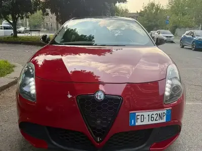 Usata Alfa Romeo Giulietta 120 CV (88 kW) 2016 Rosso Utilitaria