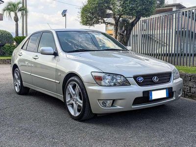 Usata Lexus IS200 155 CV (114 kW) 2001 Argento Berlina