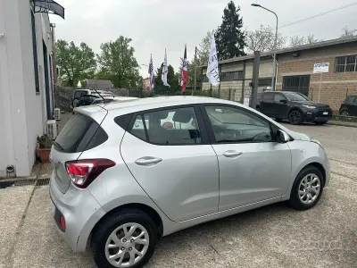 Usata Hyundai i10 Comfort 67 CV (49 kW) 2018 Grigio Utilitaria