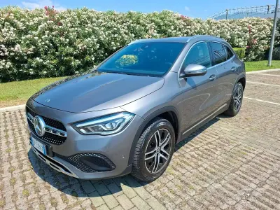 Usata Mercedes GLA200 Executive 116 CV (85 kW) 2023 Grigio SUV