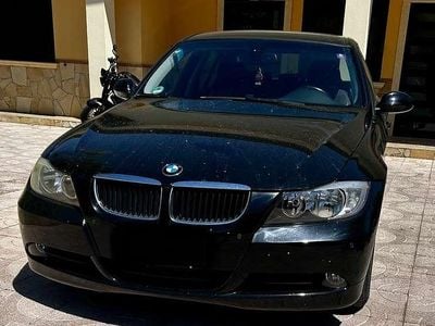 Begagnad BMW 318 143 HK (105 kW) 2007 Sedan