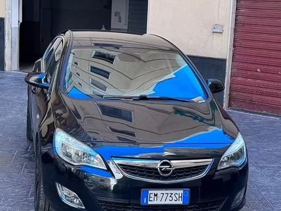 Usata Opel Astra 125 CV (91 kW) 2012 Berlina