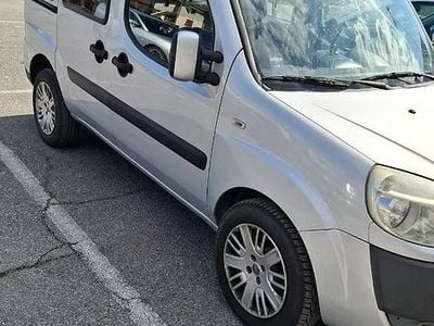 Begagnad Fiat Doblò 120 HK (88 kW) 2009 Grå Minibuss