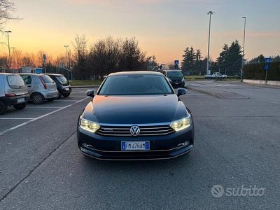 Blu/azzurro Usata 2016 VW Passat Highline Berlina | 16.500 € (Buon prezzo)