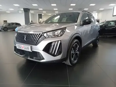 Usata Peugeot 2008 Allure 101 CV (74 kW) 2025 Grigio SUV