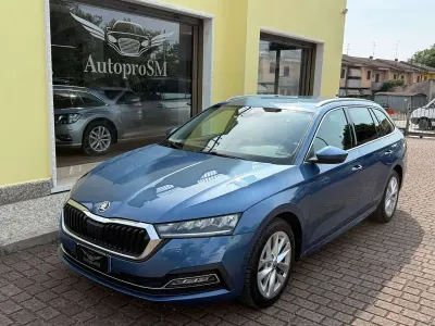 Usata Skoda Octavia Style 116 CV (85 kW) 2021 Blu titianio metallizzato Station wagon