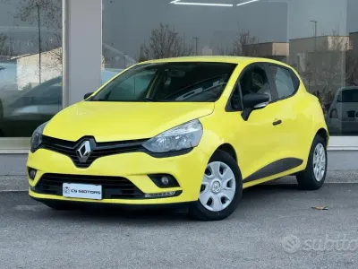 Usado Renault Clio IV 75 CV (55 kW) 2019 Amarillo Van