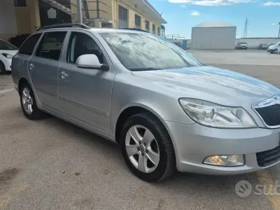 Occasion Skoda Octavia Ambition 105 PK (77 kW) 2012 Grijs Stationwagen