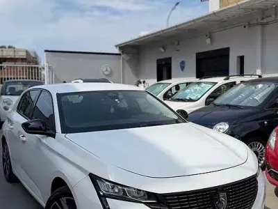 Usata Peugeot 308 GT 131 CV (96 kW) 2022 Bianco Berlina