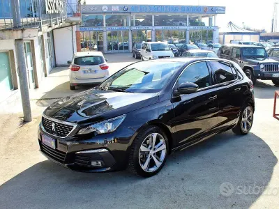 Usata Peugeot 308 GT-line 132 CV (97 kW) 2020 Nero Berlina
