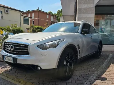 Usata Infiniti Fx30 Premium 238 CV (175 kW) 2010 Grigio SUV
